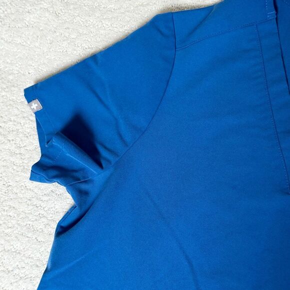 Figs Scrub Set Casma 2-Pocket V Neck and Zamora Jogger Bottoms Technical Collect - Picture 3 of 16